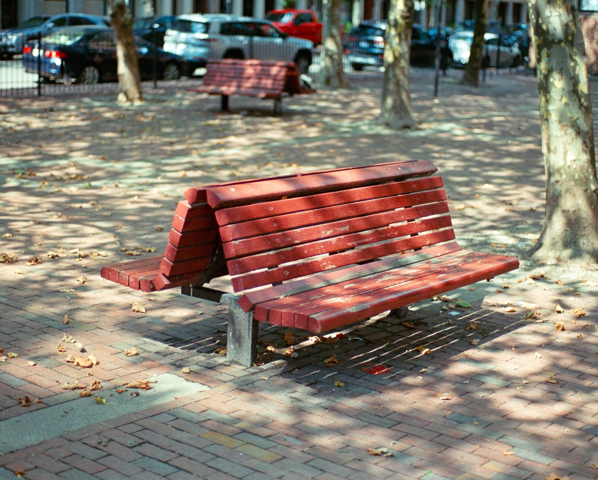 Boston Bench Fujifilm Superia Xtra 400 Nikon FE2 50mm